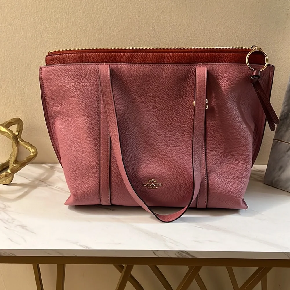 Coach Tote lightly used ORIGINAL ORIGINAL - Picture 2 of 5